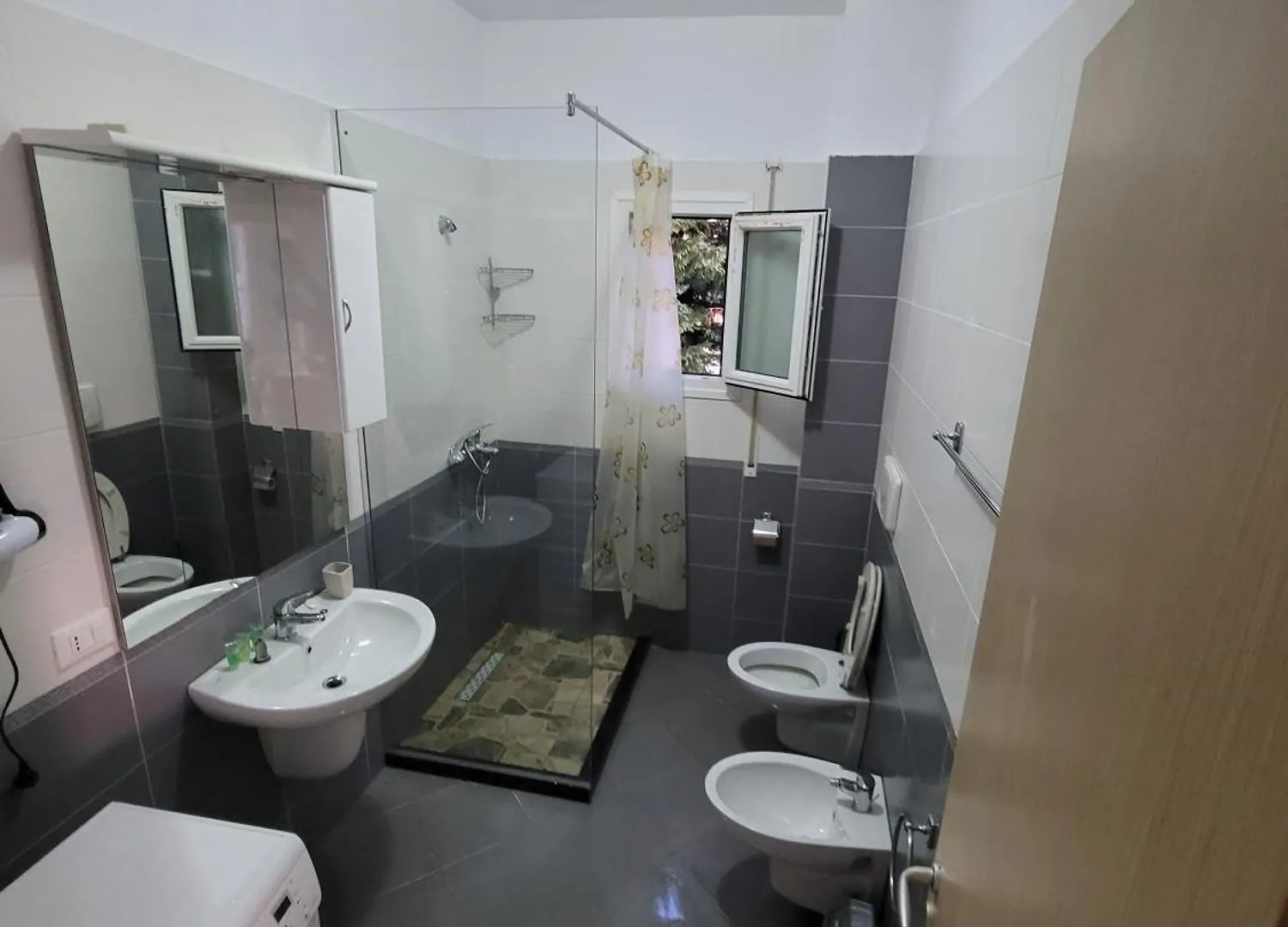 The View Apartment Vlore 0*,  Albania